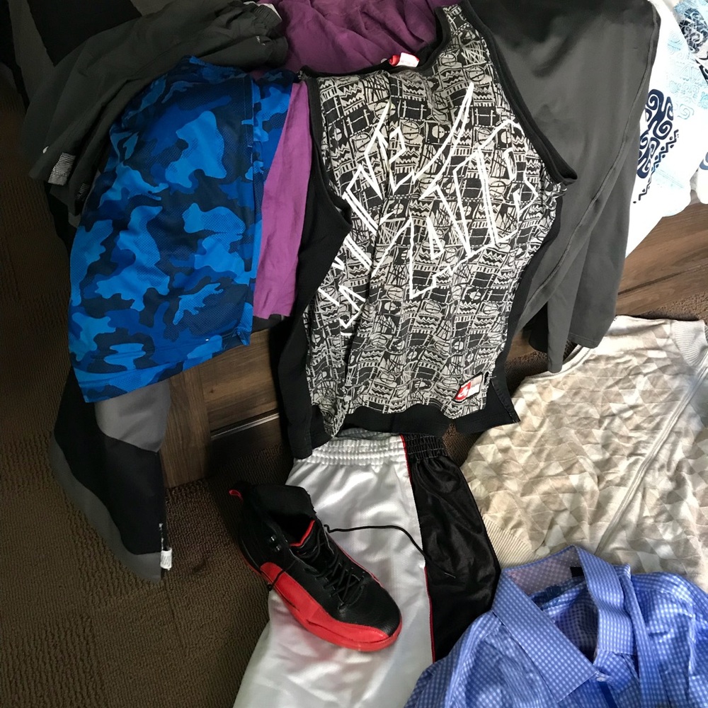 2 bags Various XXL men’s clothes & shoes.
